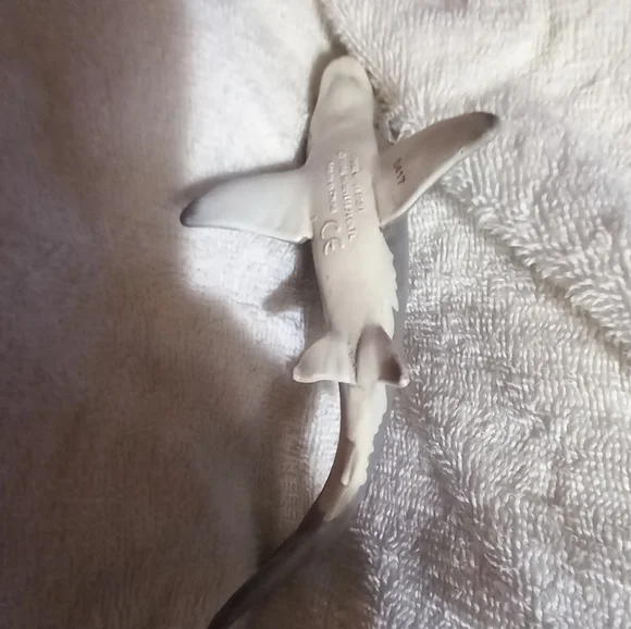 Vintage Shark Toy - Picture 8 of 11